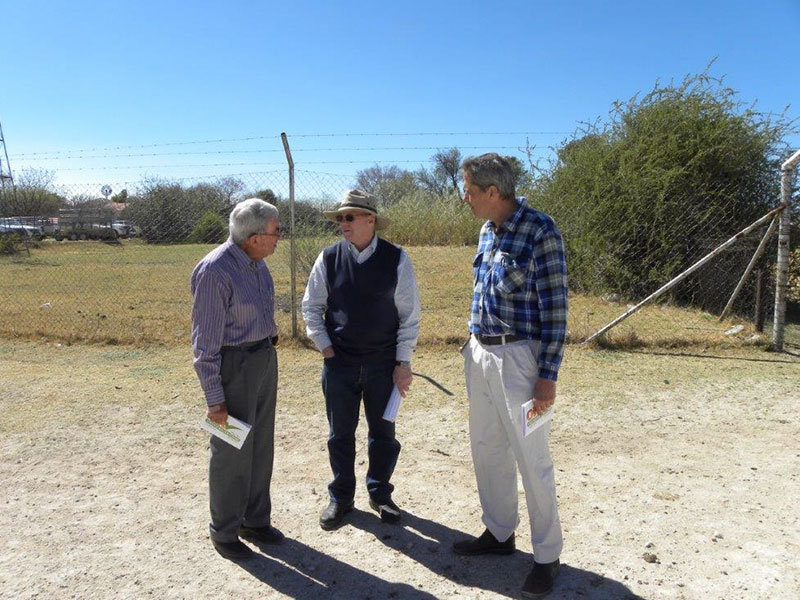 Albert en Rudo van Niekerk saam Dr Buks Olivier